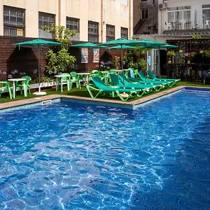 https://apartaments-atzavara.catalonia-hotels.com